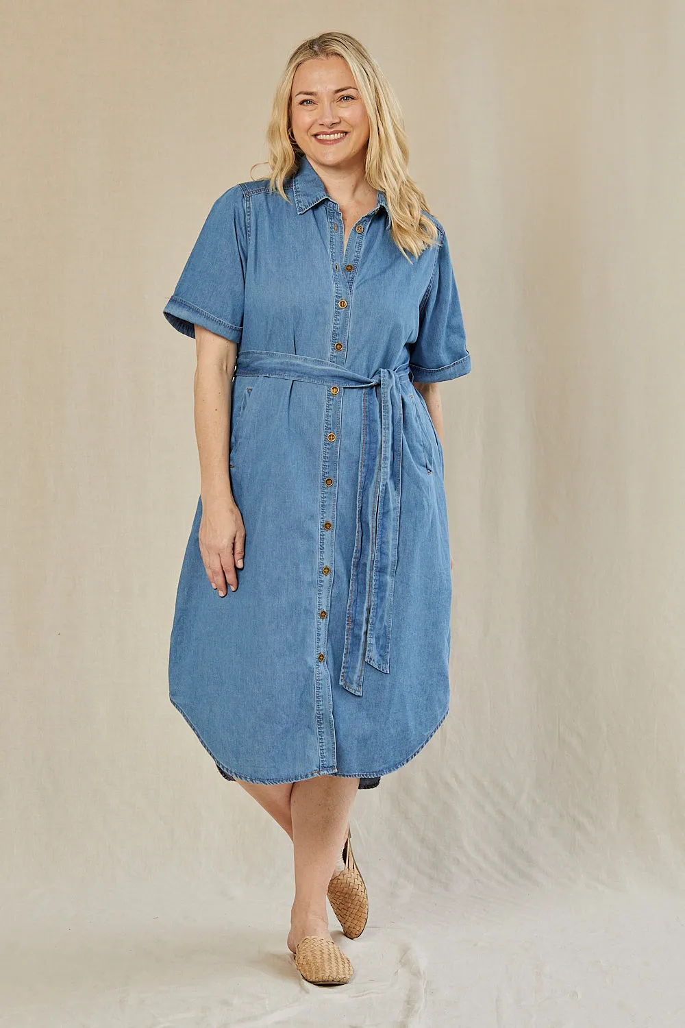 Abbey Chambray Dress in Light Wash