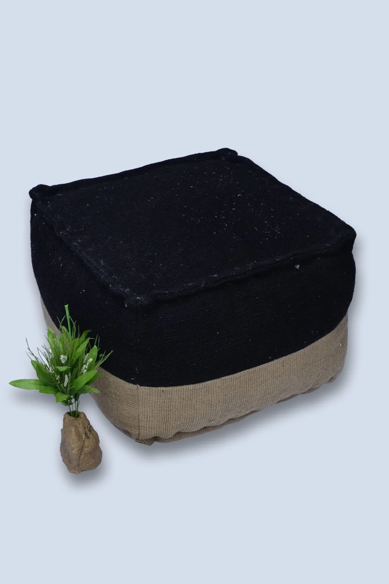 CENTER - CUBICAL POUF